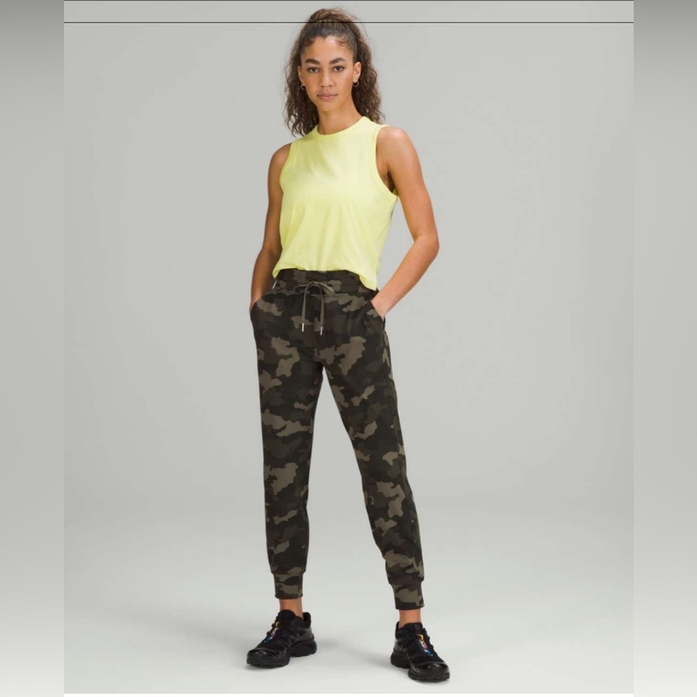 Lululemon Ready to Rulu High-Rise Jogger
Heritage 365 Camo Medium Olive Multi